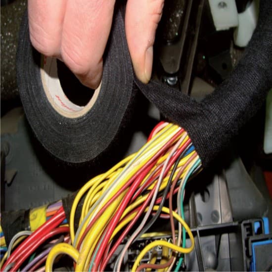 تصویر 2 از چسب برق مخصوص سیم کشی ایمن در محیط صنعتی